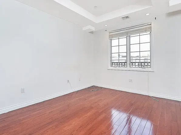 1624 East 12th Street image 11 of 13