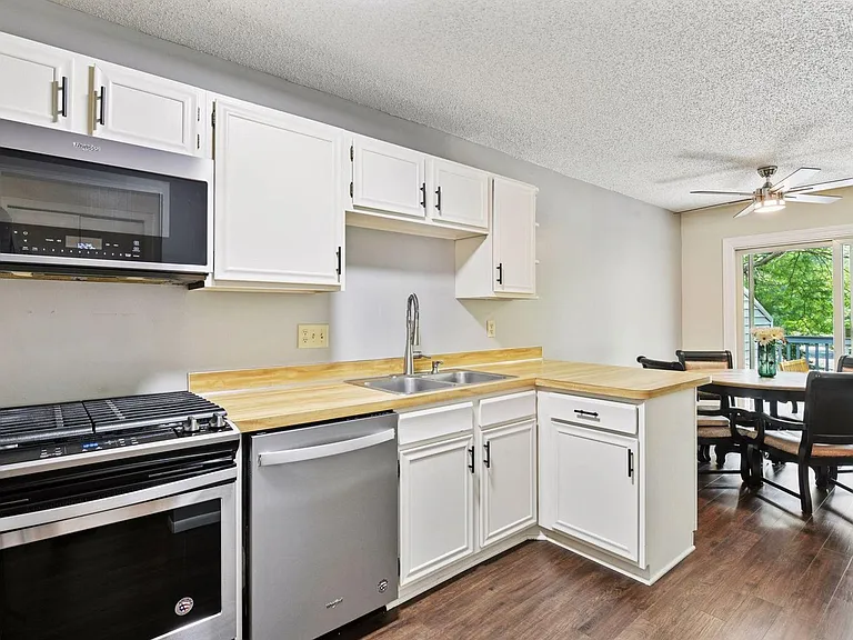 1042 Pontiac Ln #1042 — Photo 19