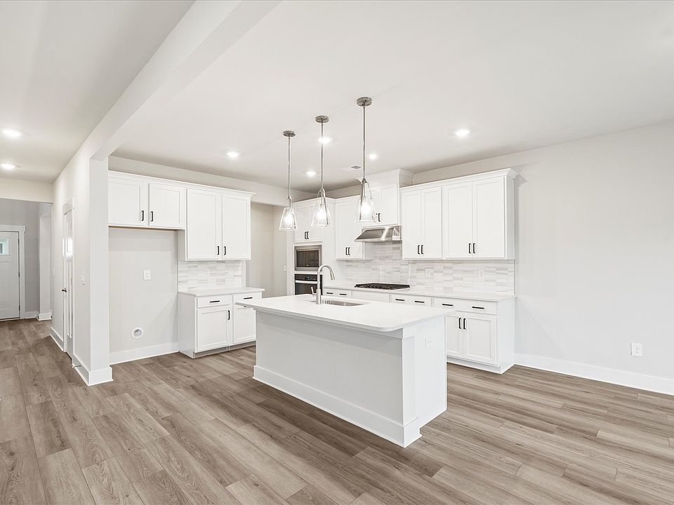 Welcome to the Bloomington floorplan at Cedar Shoals - Signature Collection.