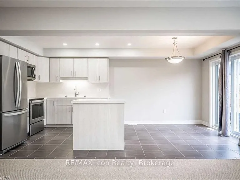 135 Acacia Rd — Photo 27