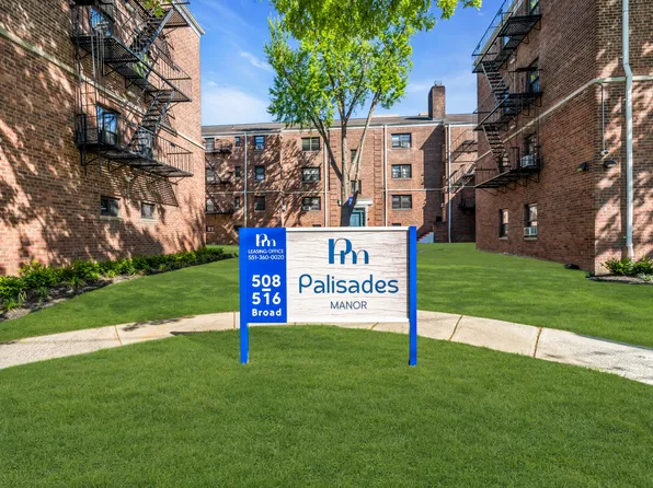 Palisades Manor Apartments