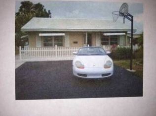 7105 NW 76th St, Tamarac, FL 33321