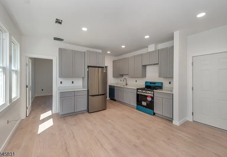 30 Bowdoin St #C — Photo 2
