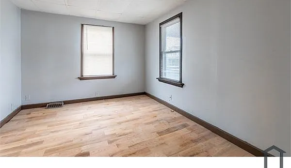 327 Saxton St #327 — Photo 5