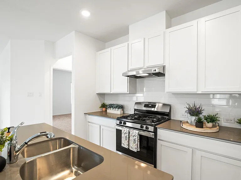 7906 Wonder Woman Dr — Photo 4