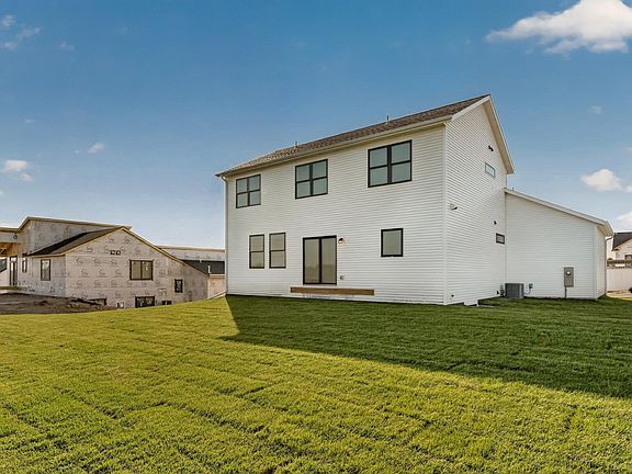 2nd image of 3435 Stonehedge Dr NE