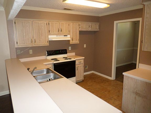 4th image of 9046 Pepper Hollow Ct