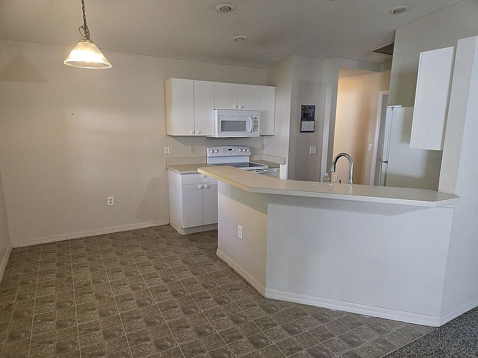 Dining room/kitchen