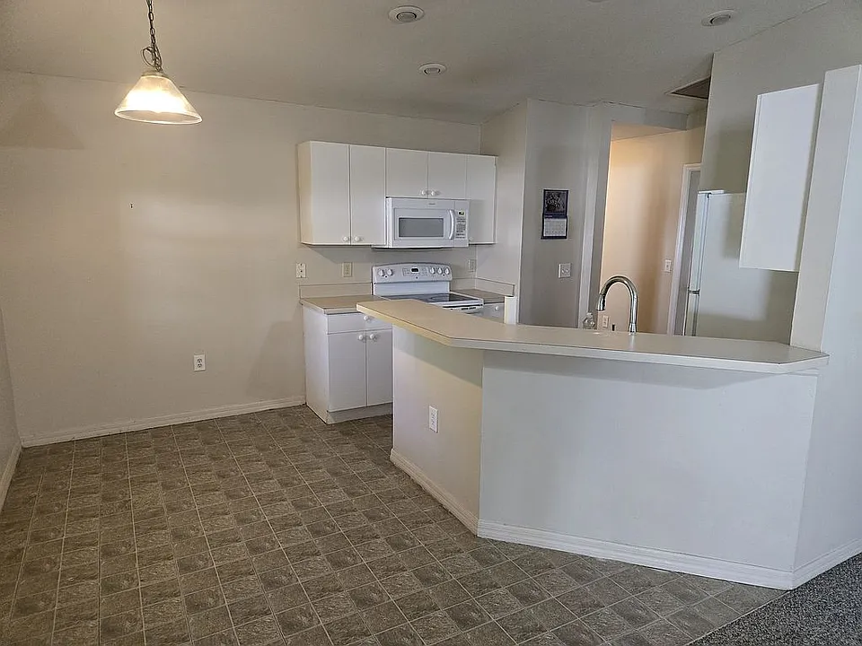 Dining room/kitchen