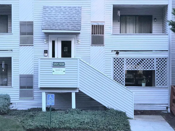 1233 Governor Cir House 143, Wilmington, DE 19809