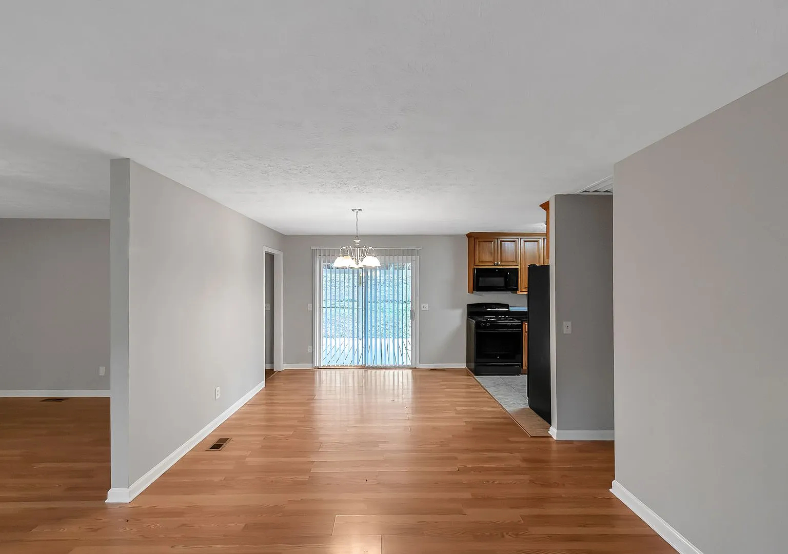 Charming 3 Bedroom / 2 Bath with Finished Basement! — Photo 2