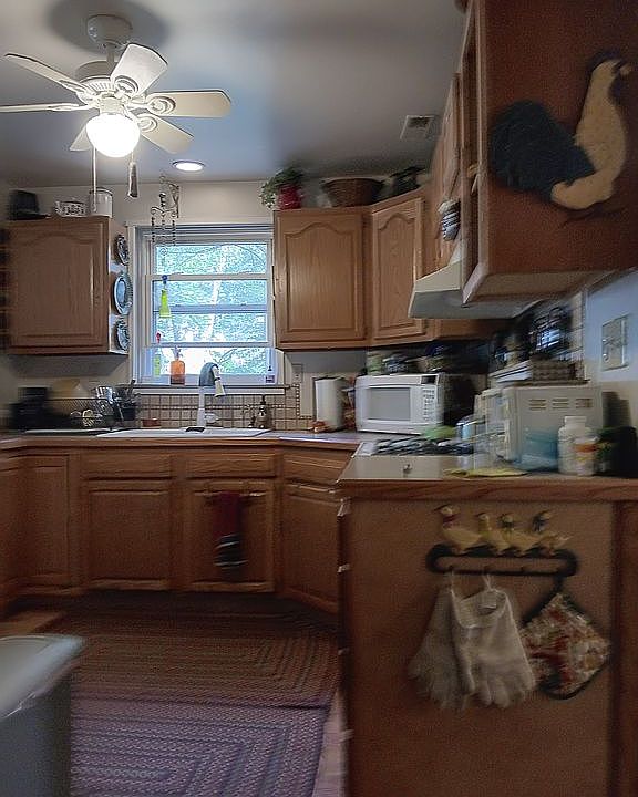 2nd image of 22900 Lake Way St