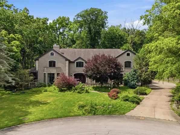 105 Lantern Cir, Canonsburg, PA 15317