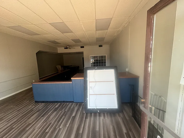 108 E Hancock St — Photo 2