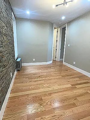 3rd image of 403 W 205th St #21A