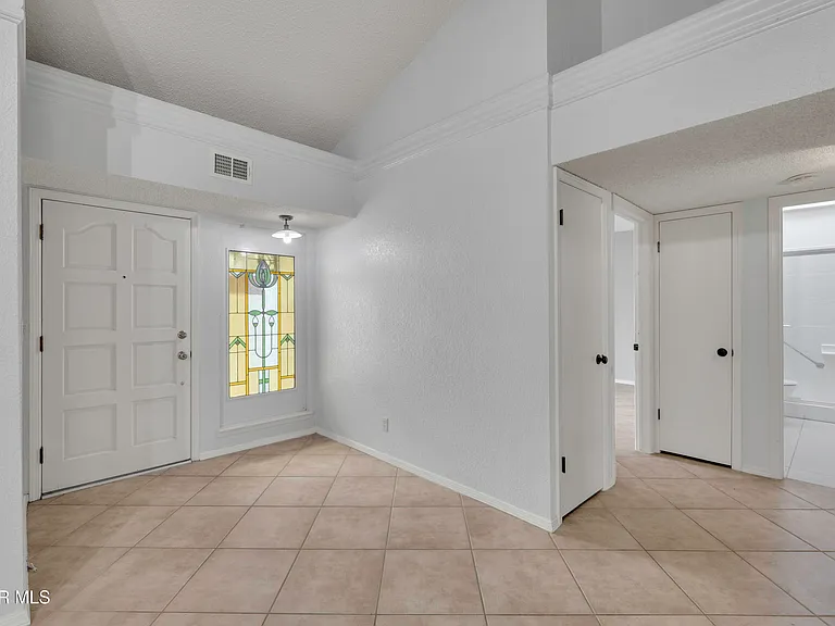 620 Lakeway Dr — Photo 14