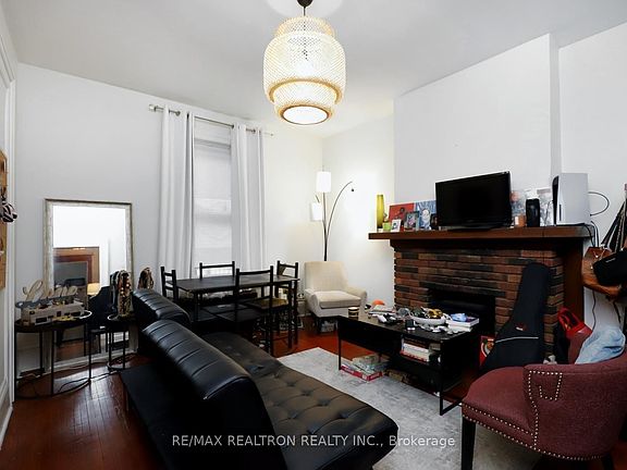 4th image of 20 Reuben St #18