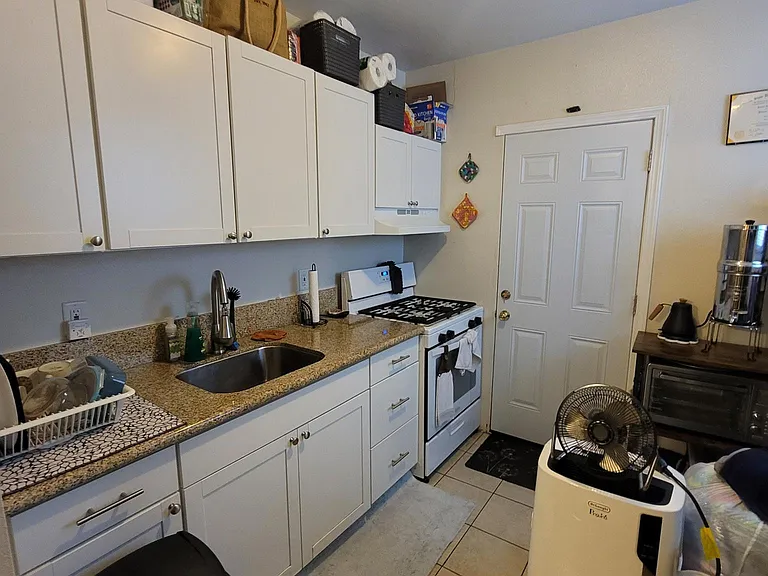 1915 Atlantic Ave #12 — Photo 4
