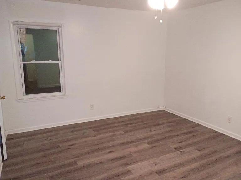 3282 Russell St — Photo 4