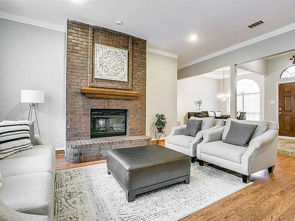 3rd image of 900 Craig Dr