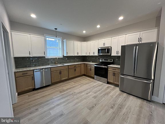 3rd image of 21745 Centennial Lane Rock