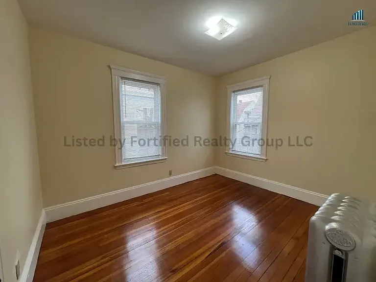 142 Washington St #3 — Photo 11