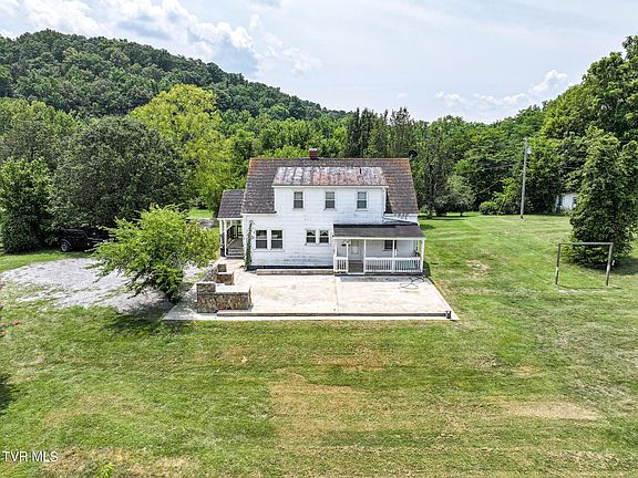 2nd image of 1950 Blue Springs Pkwy