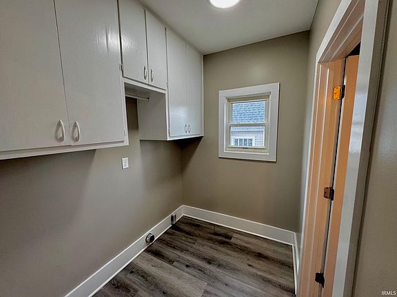 4th image of 519 E Main St