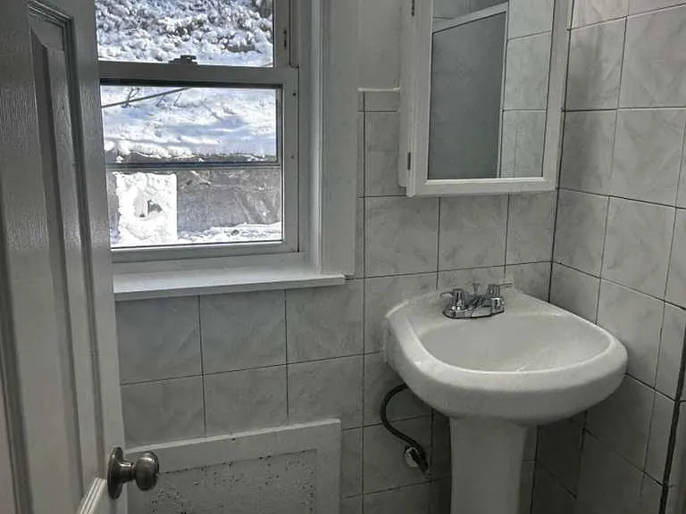 53 Glenwood Ave #1 — Photo 4