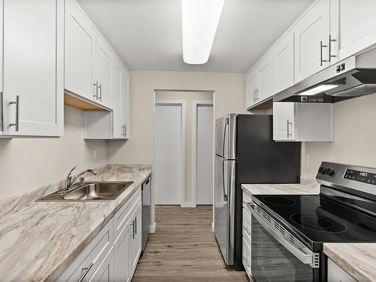 2 Bed 1 Bath Deluxe - 909 Sq Ft 2 Bed 1 Bath Deluxe - 909 Sq Ft