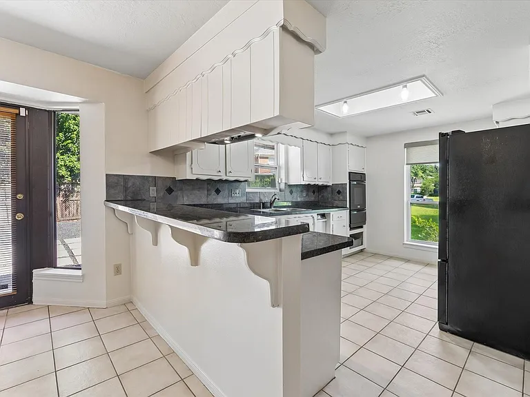 3232 Parkwood Dr — Photo 11