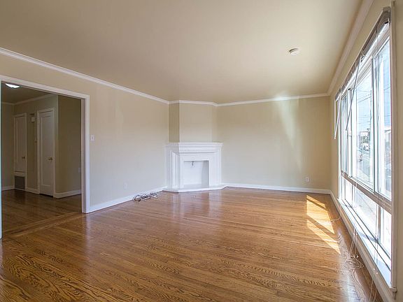 2nd image of 4442 Cabrillo St