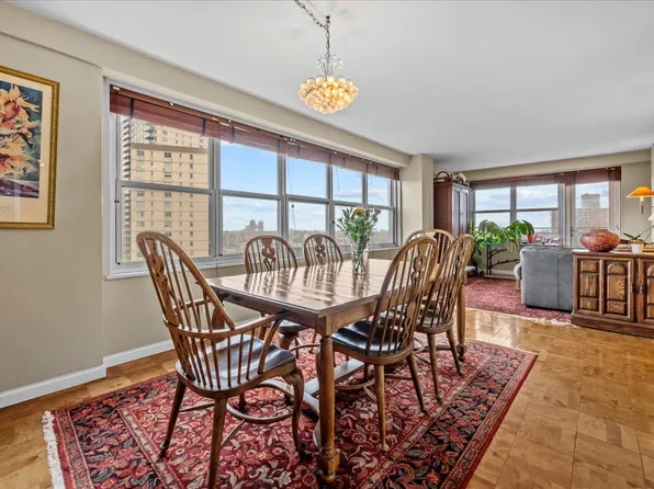 555 Kappock Street 17D image 1 of 20