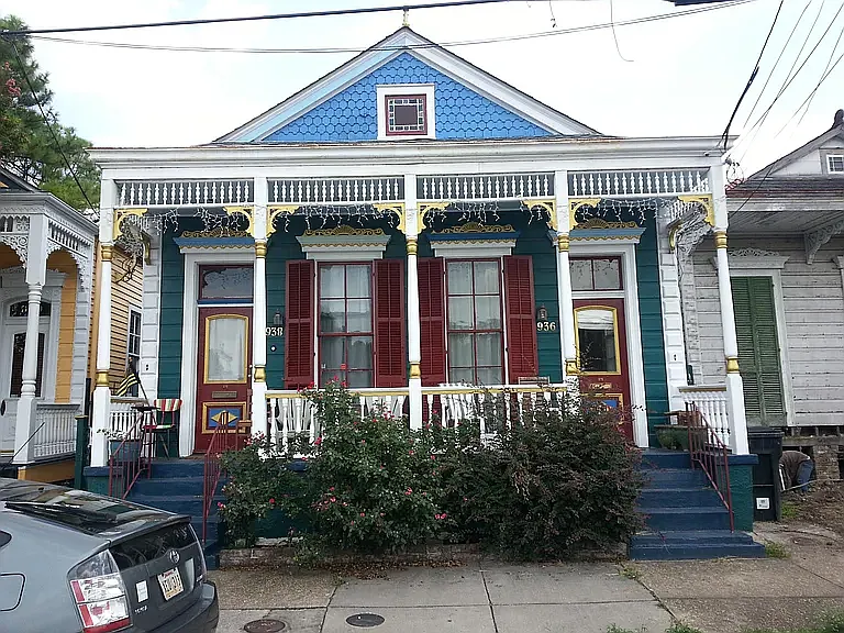938 Moss St — Photo 1