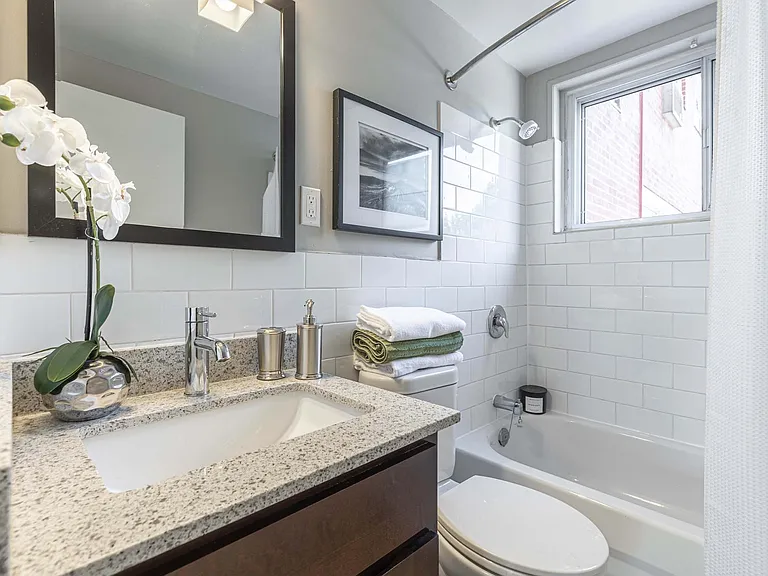 71 Grand Ave — Photo 25