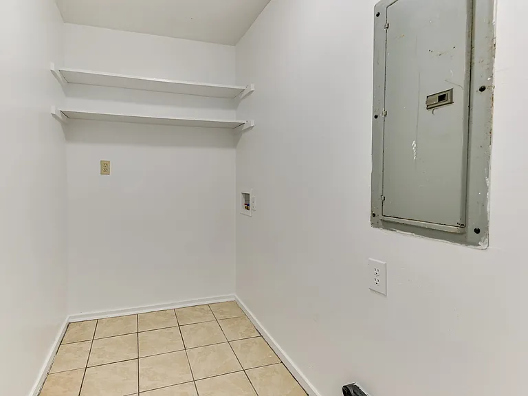 2446 Young Dr — Photo 12