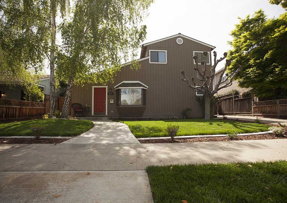 1st image of 2111 Coastland Ave