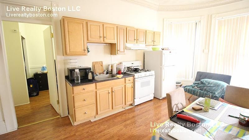 2nd image of 46 Bay State Rd #2