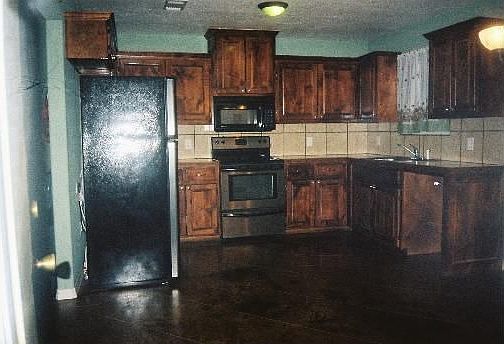 4th image of 142 Private Road 54116