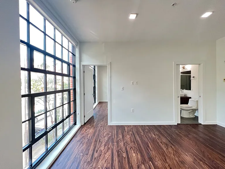 824 N Calvert St — Photo 24