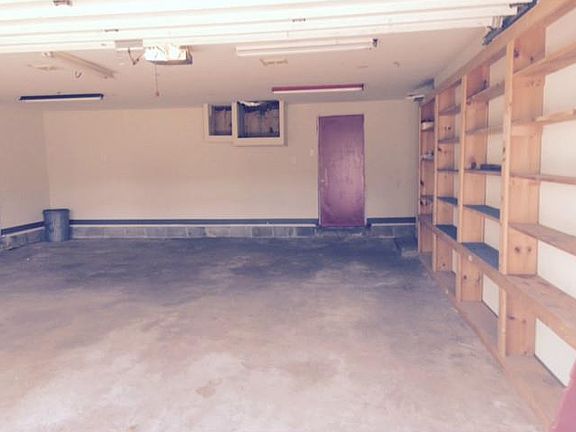 4th image of 523 Louden St