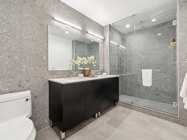 155 Bay Street image 11 of 29