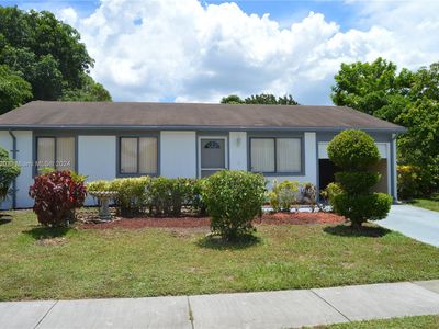 1049 Grandview Cir, Royal Palm Beach, FL, 33411