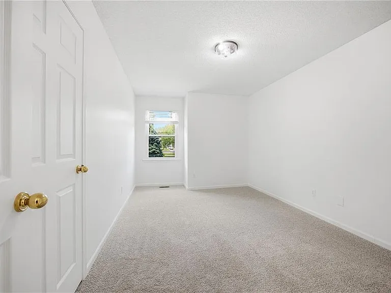 15209 Lamar Ave — Photo 11