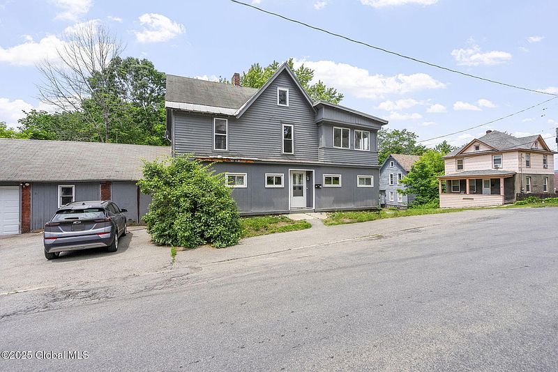2nd image of 16 Steele Avenue