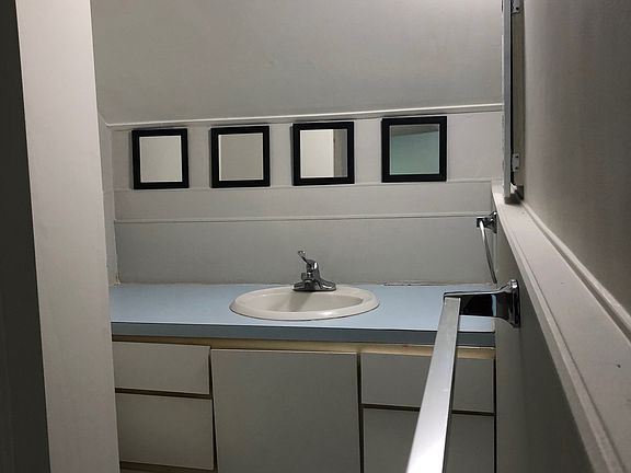3rd image of 1257 Queen St Floor 1