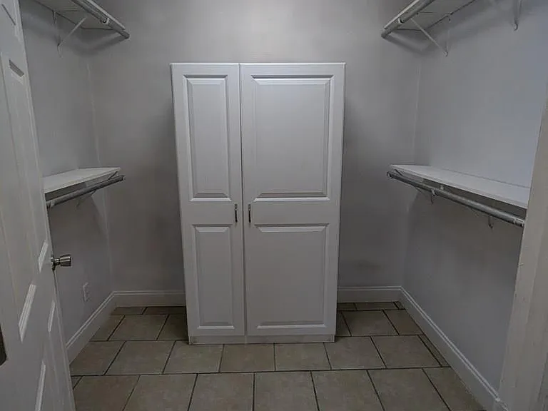599 Olive St — Photo 11