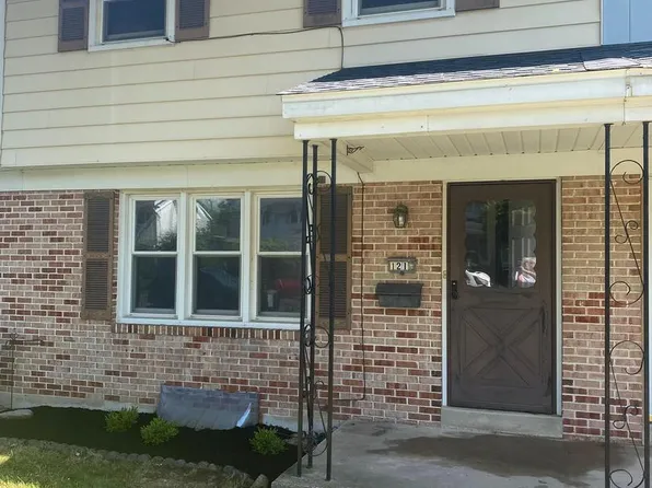 121 Pennbrook Ave, Robesonia, PA 19551