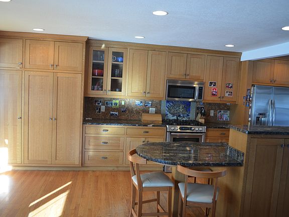 Large Pantry with Pullouts 