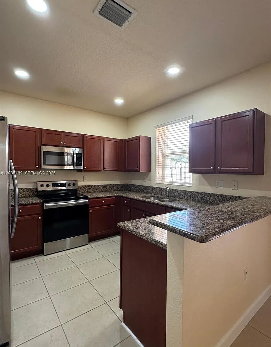 Coral Lakes Kingdom — Photo 4